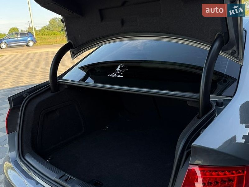 Седан Audi A4 2015 в Самборе