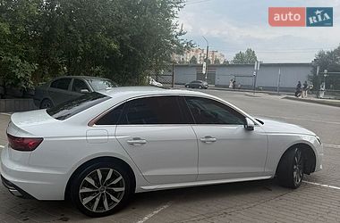 Седан Audi A4 2020 в Львове