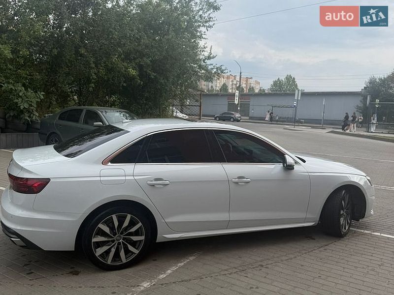 Седан Audi A4 2020 в Львове