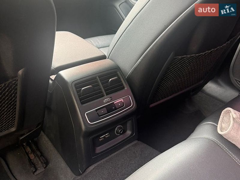 Седан Audi A4 2020 в Львове