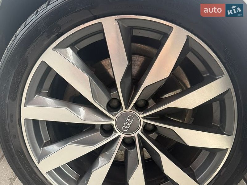 Седан Audi A4 2020 в Львові