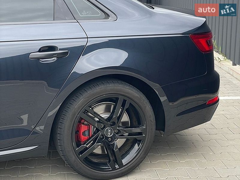 Седан Audi A4 2016 в Луцке