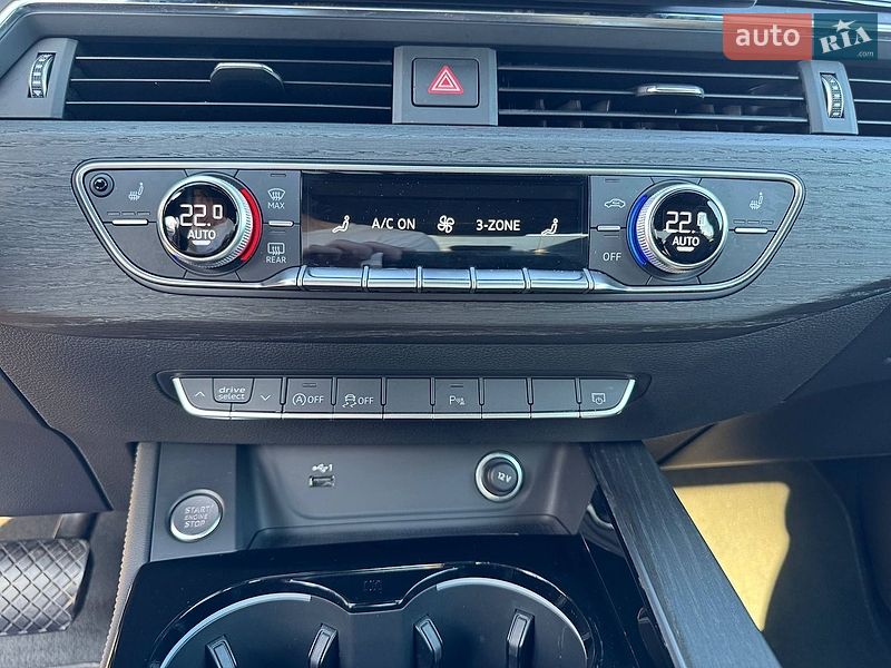Седан Audi A4 2024 в Києві