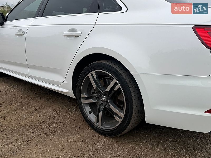 Седан Audi A4 2015 в Львове