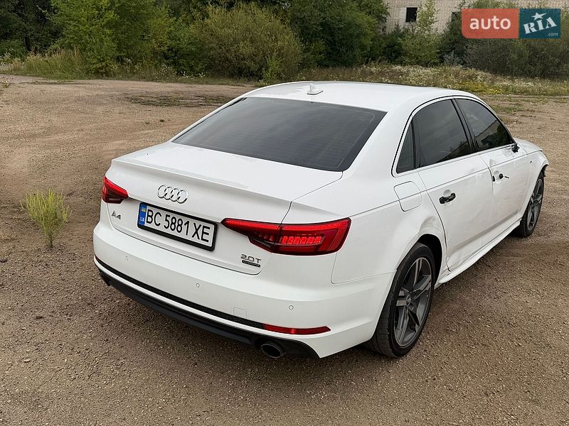 Седан Audi A4 2015 в Львове
