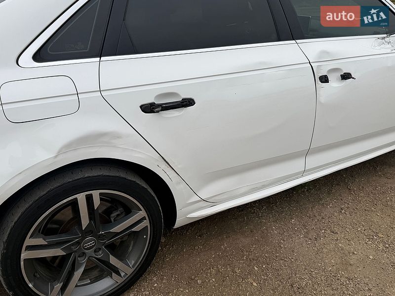 Седан Audi A4 2015 в Львове