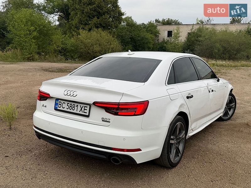 Седан Audi A4 2015 в Львове