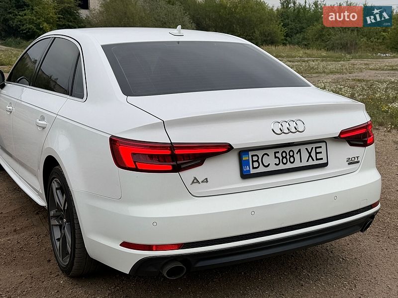 Седан Audi A4 2015 в Львове