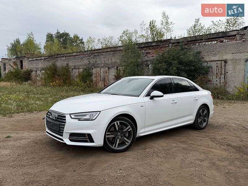 Седан Audi A4 2015 в Львове