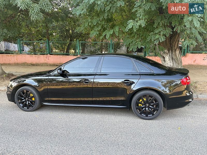 Седан Audi A4 2014 в Одесі