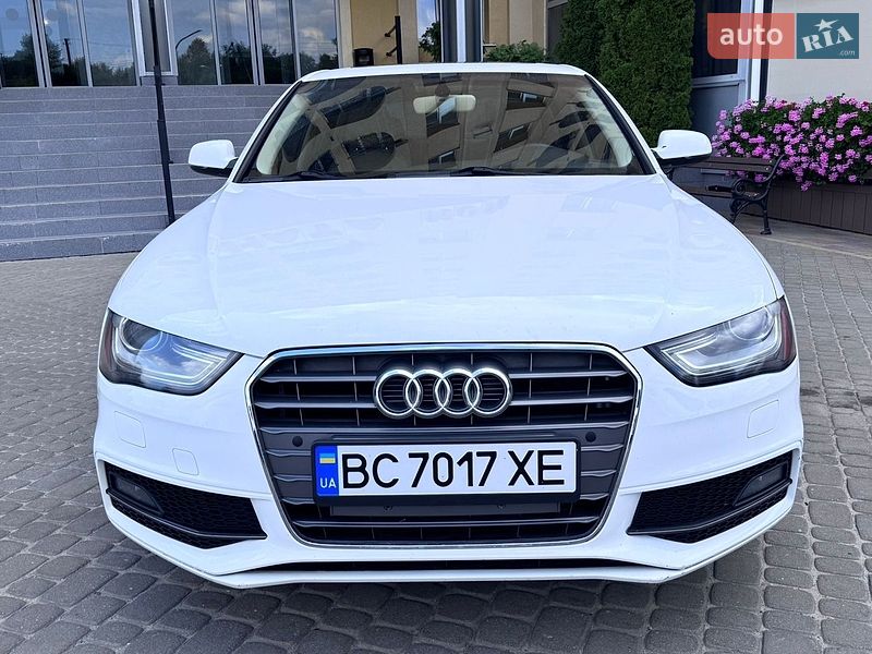 Седан Audi A4 2014 в Львове