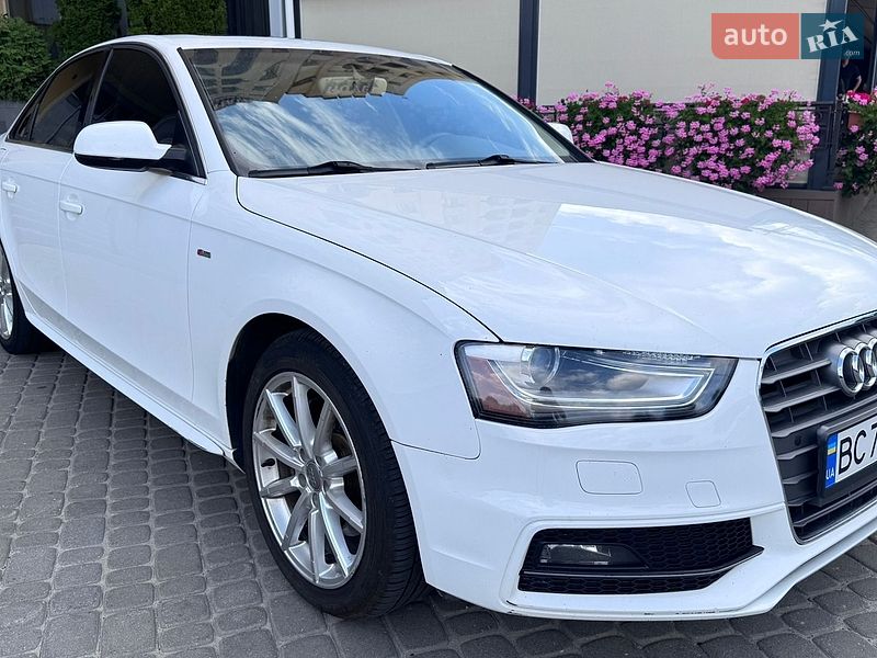 Седан Audi A4 2014 в Львове