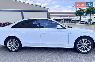Седан Audi A4 2014 в Львові
