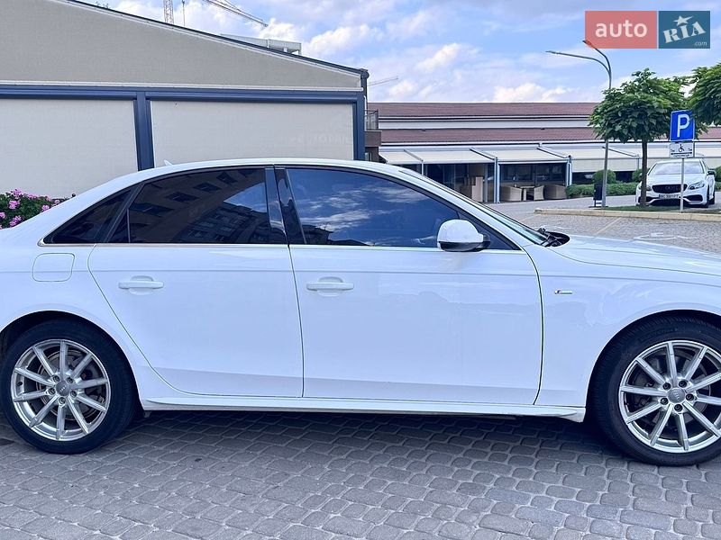 Седан Audi A4 2014 в Львові