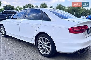 Седан Audi A4 2014 в Львове