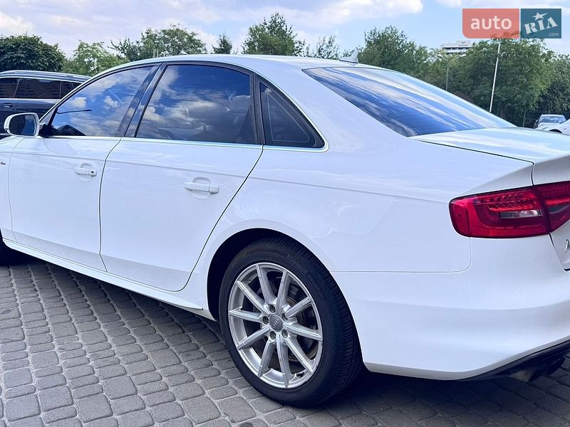 Седан Audi A4 2014 в Львове