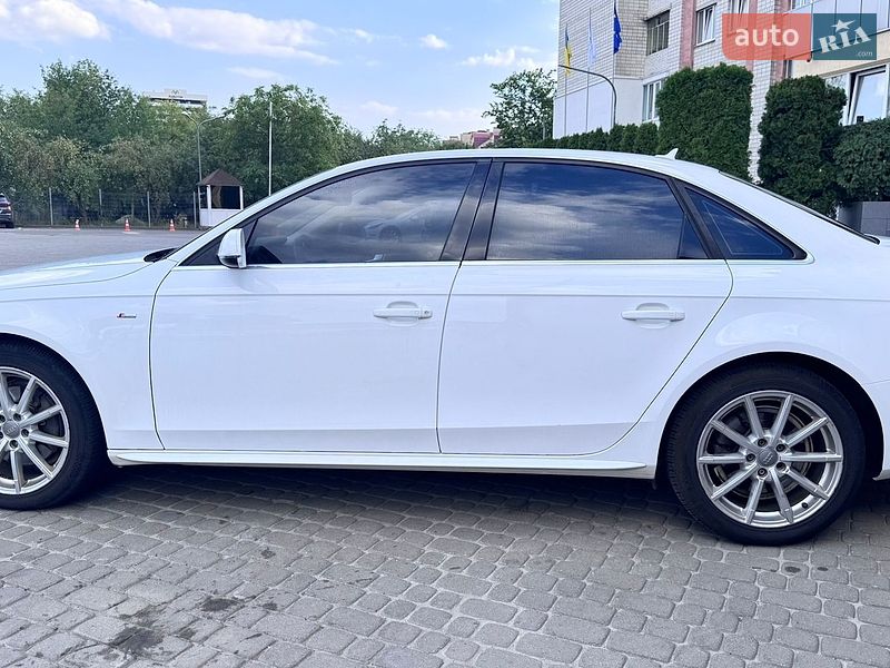 Седан Audi A4 2014 в Львове