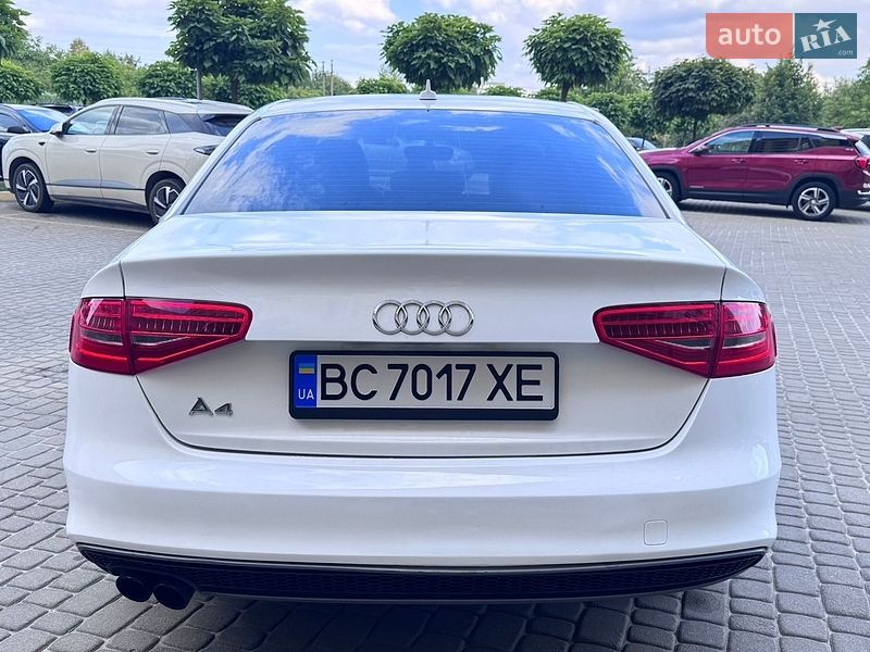 Седан Audi A4 2014 в Львові