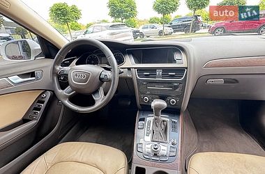 Седан Audi A4 2014 в Львове