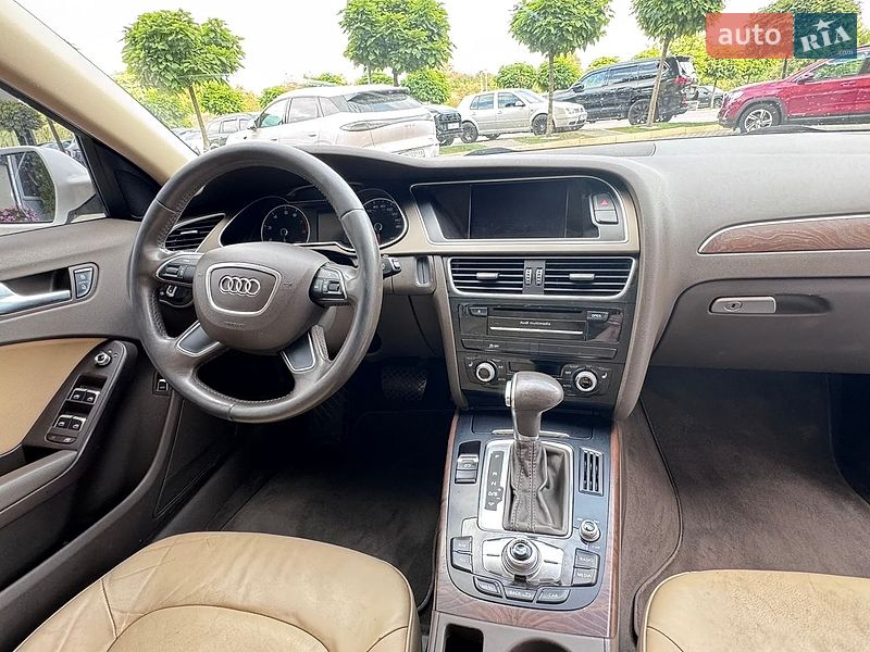 Седан Audi A4 2014 в Львове