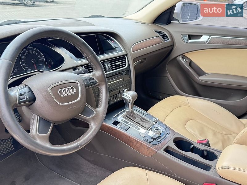 Седан Audi A4 2014 в Львові
