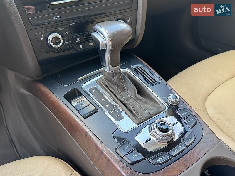 Седан Audi A4 2014 в Львове