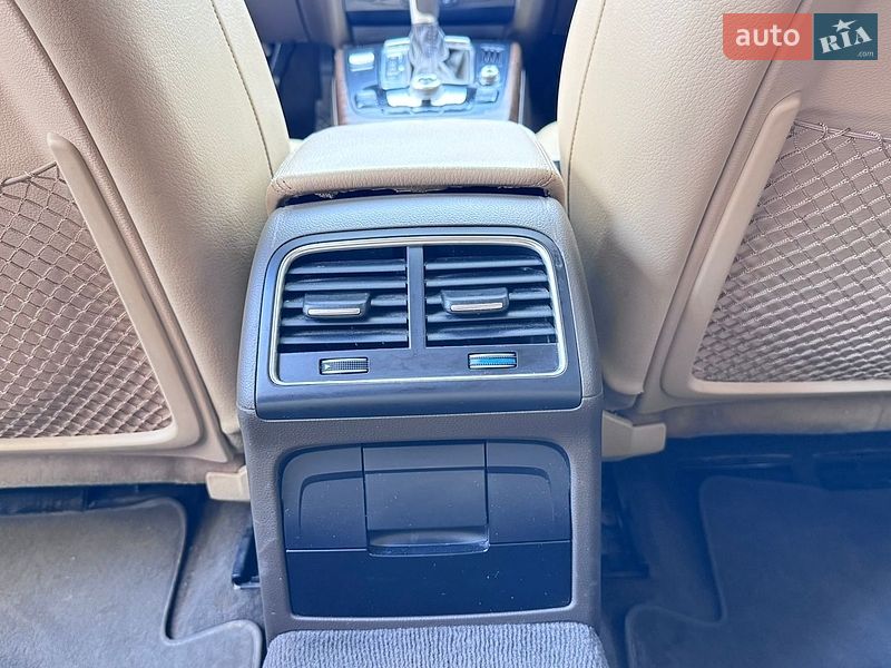 Седан Audi A4 2014 в Львове