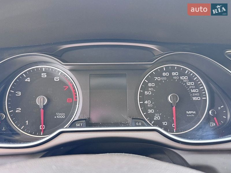 Седан Audi A4 2014 в Львове