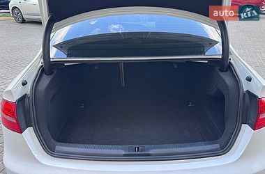 Седан Audi A4 2014 в Львове