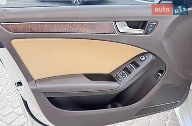 Седан Audi A4 2014 в Львове