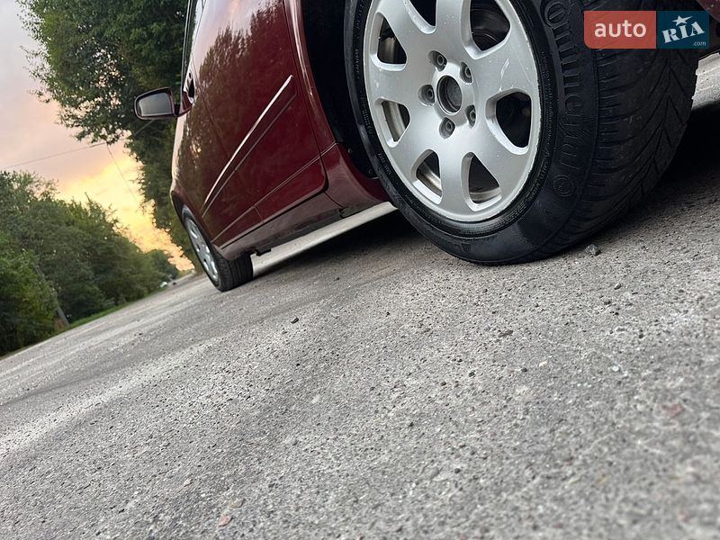 Седан Audi A4 2003 в Львове