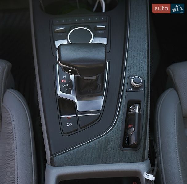Седан Audi A4 2019 в Києві
