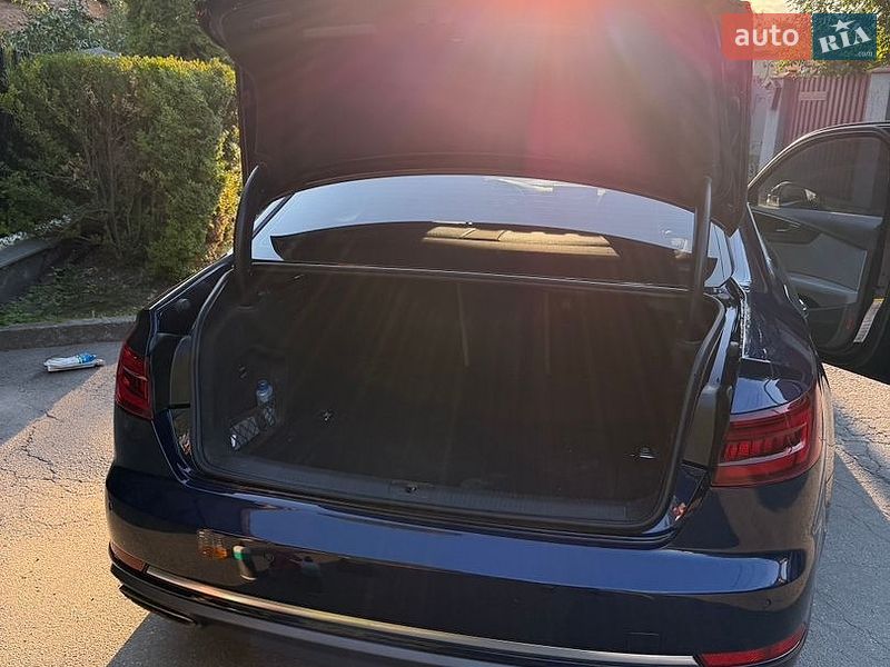 Седан Audi A4 2019 в Києві