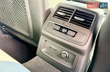 Седан Audi A4 2022 в Харкові