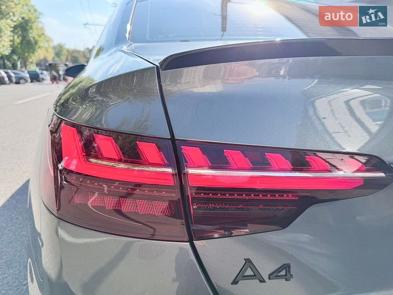 Седан Audi A4 2022 в Харкові