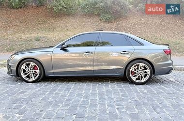 Седан Audi A4 2022 в Харкові