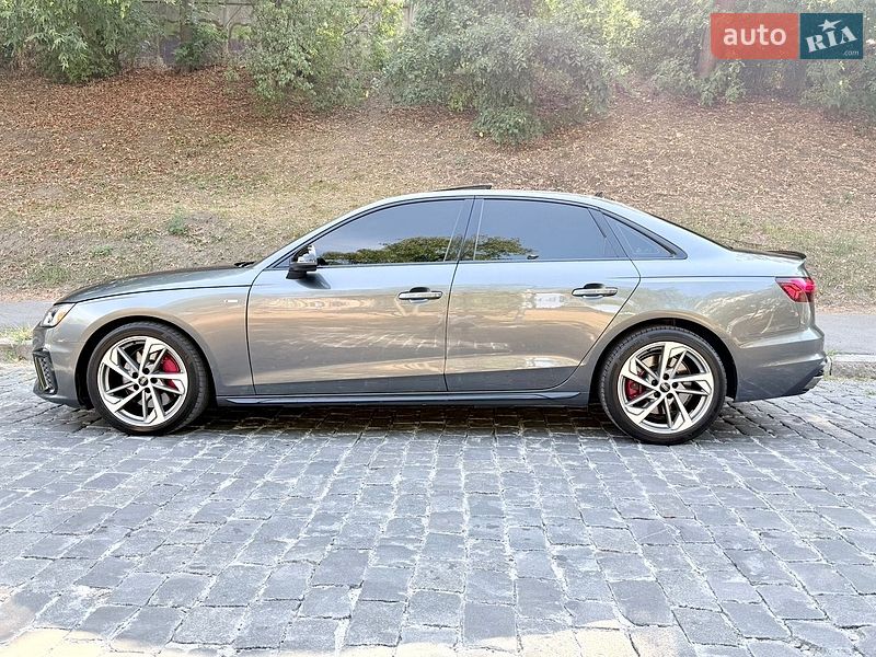 Седан Audi A4 2022 в Харкові