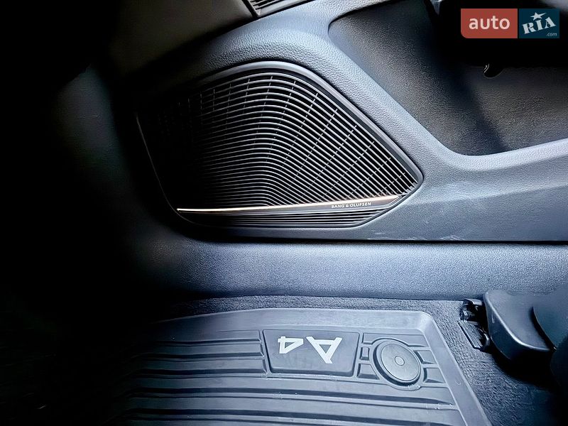 Седан Audi A4 2022 в Харкові