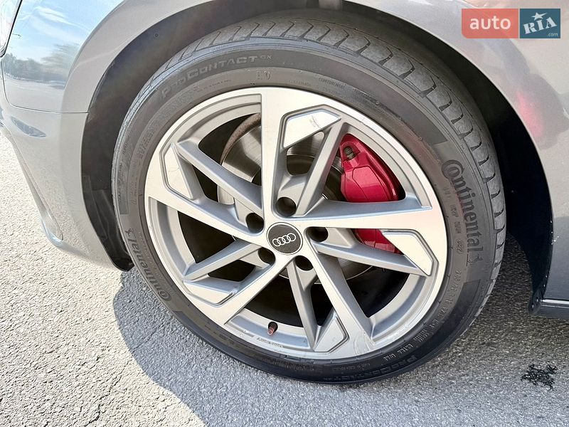 Седан Audi A4 2022 в Харкові