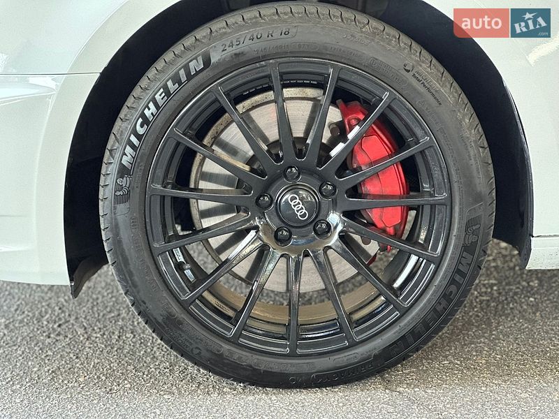 Седан Audi A4 2016 в Днепре