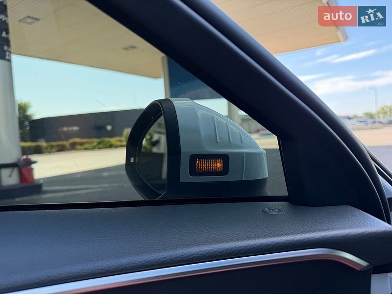 Седан Audi A4 2016 в Днепре