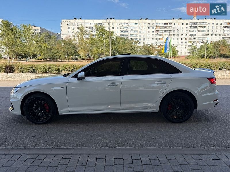 Седан Audi A4 2016 в Днепре