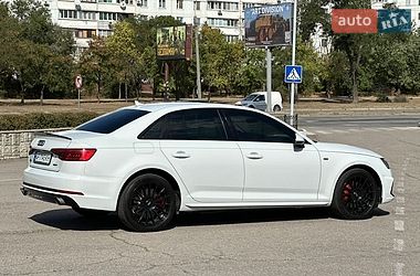 Седан Audi A4 2016 в Днепре