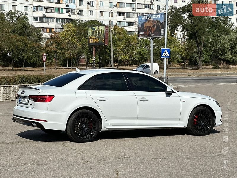 Седан Audi A4 2016 в Днепре