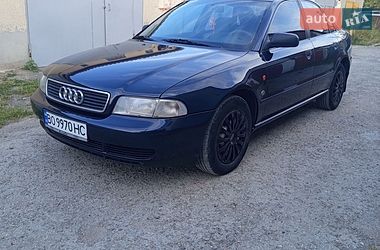 Седан Audi A4 1996 в Чорткові