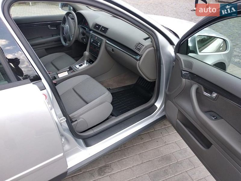 Седан Audi A4 2003 в Костополе