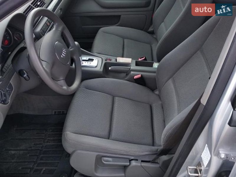 Седан Audi A4 2003 в Костополе