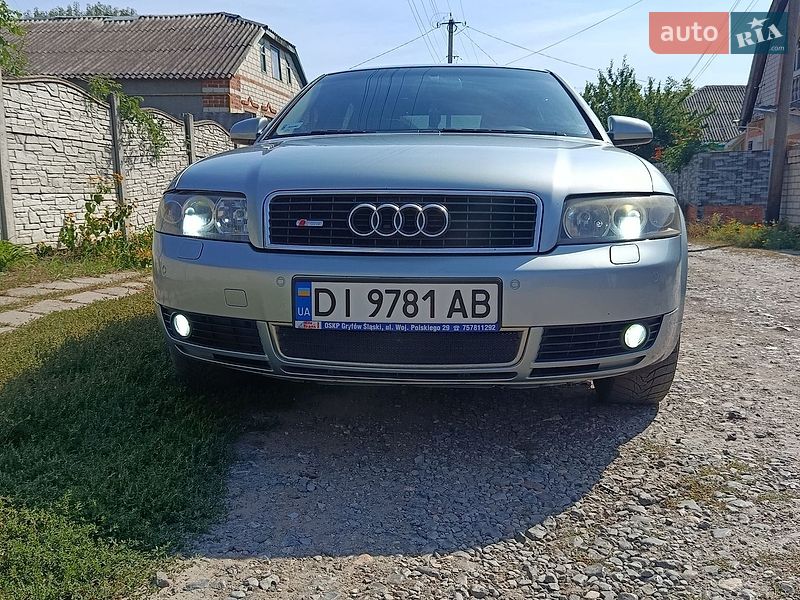 Седан Audi A4 2004 в Валках