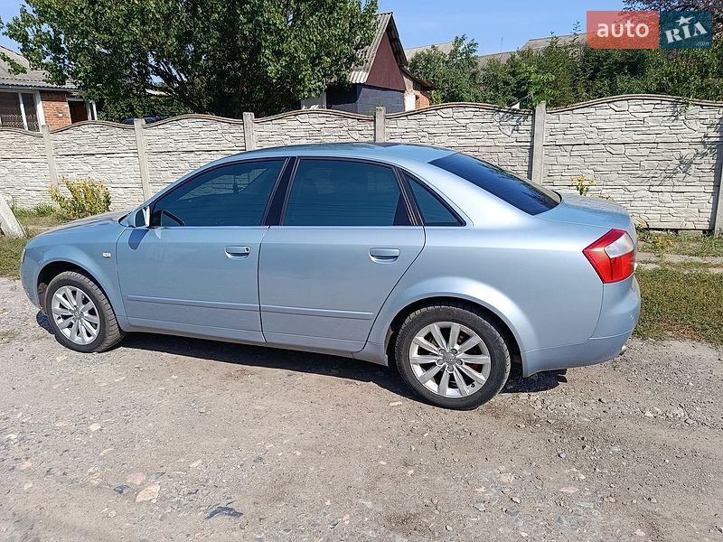 Седан Audi A4 2004 в Валках