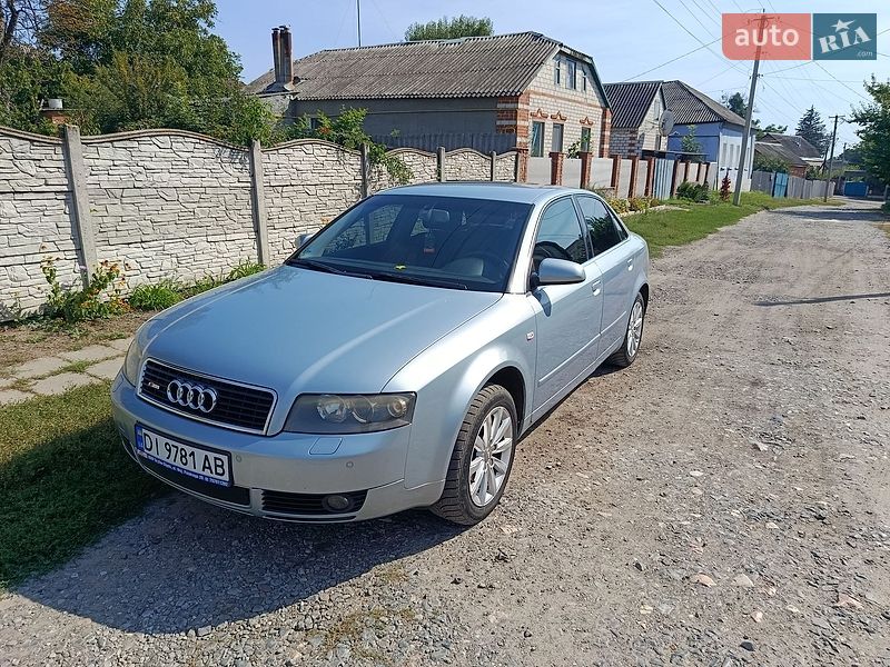 Седан Audi A4 2004 в Валках